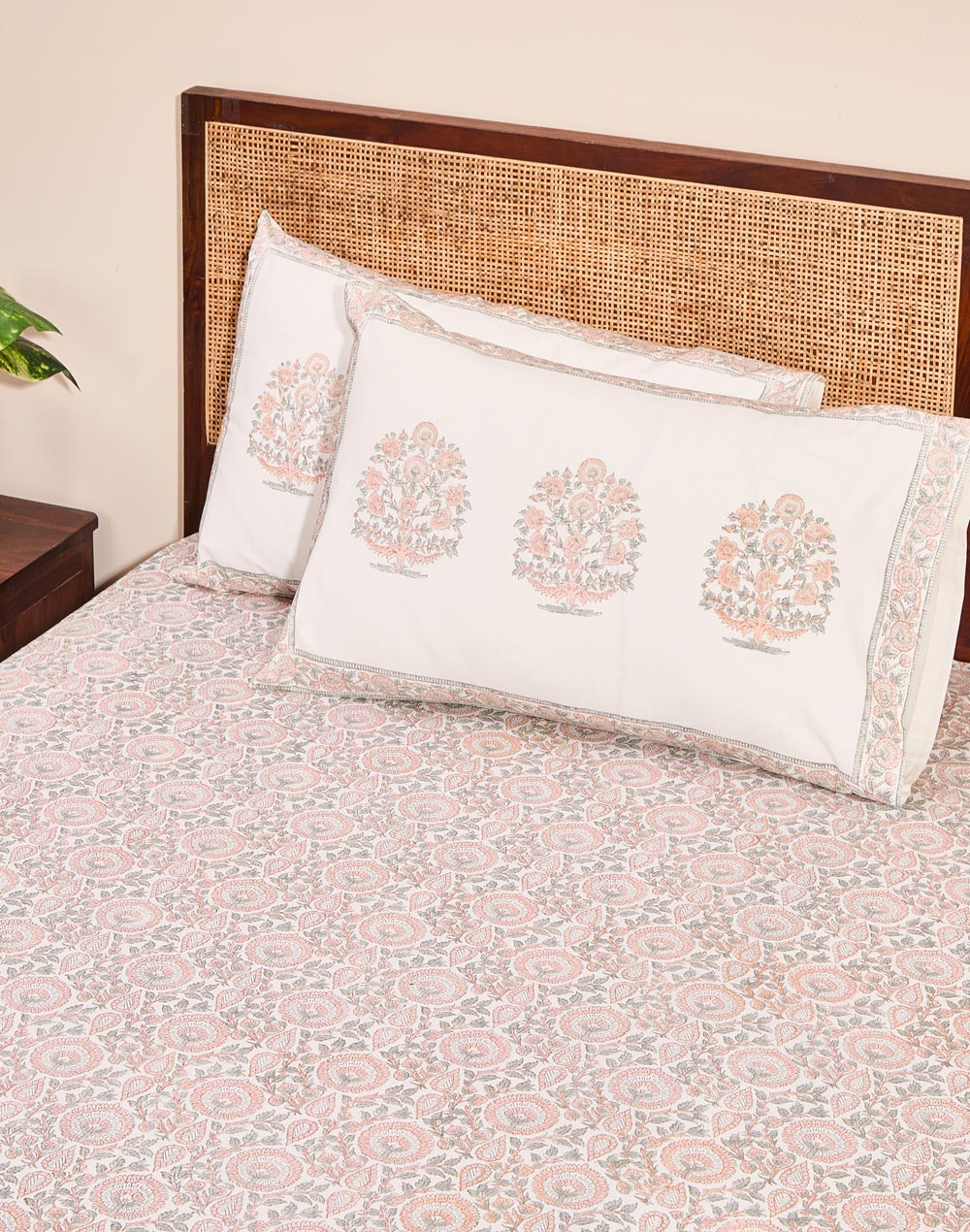 Pink Ruhi Cotton Bed Sheet With 2 Pillow Covers