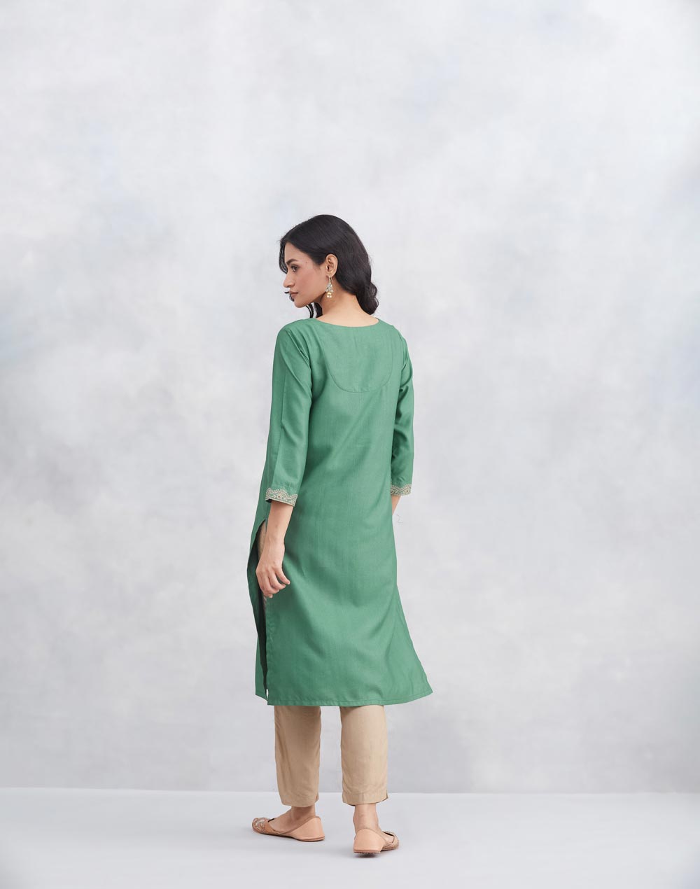 Green Viscose Silk Embroidered Knee Length Kurta