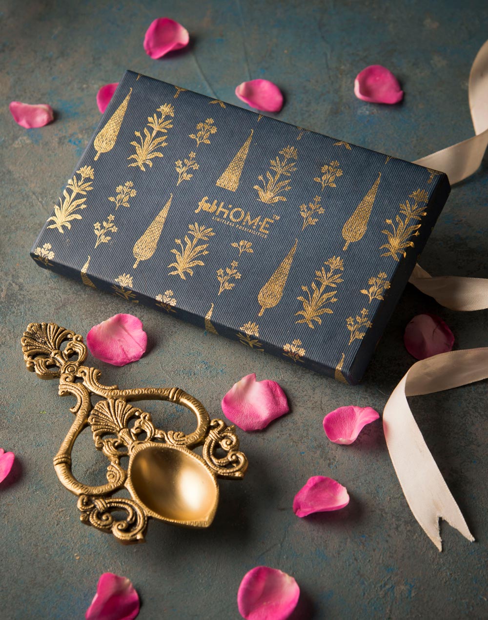 Gold Mehnoor Metal Puja Diya Gift Set
