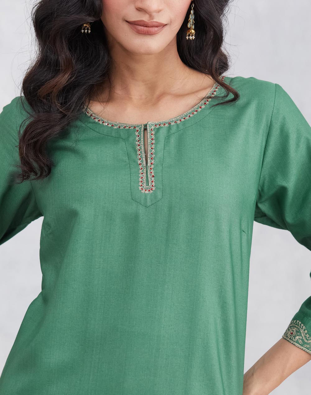 Green Viscose Silk Embroidered Knee Length Kurta