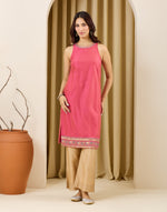 Embroidery detail on the Fuchsia Embroidered Kurta