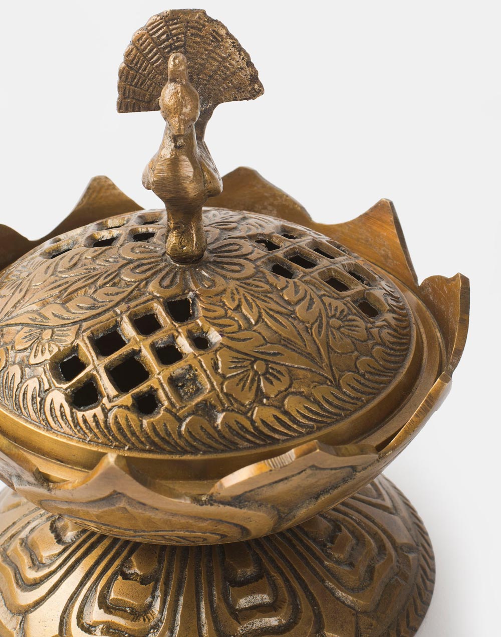 Gold Mehnoor Metal Dhuna Gift Set