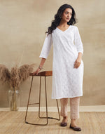 White Cotton Chikankari Slim Fit Knee Length Kurta